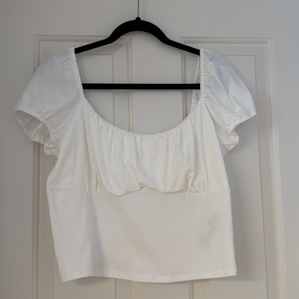 Hollister Women’s Ruched Bust Crop Top (Like New)